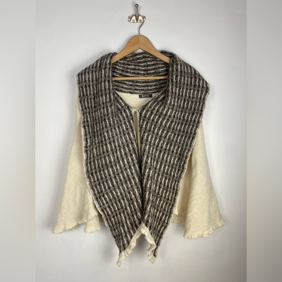 Sol Alpaca Gloria Cape Baby Alpaca Wool Shawl - Picture 9 of 9